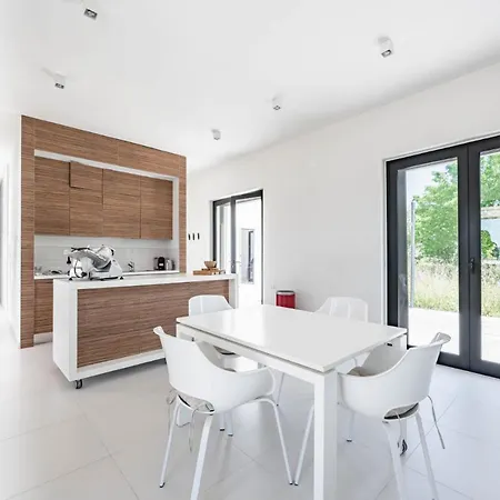 Villa Lamia Del Lupo By Rentbeat